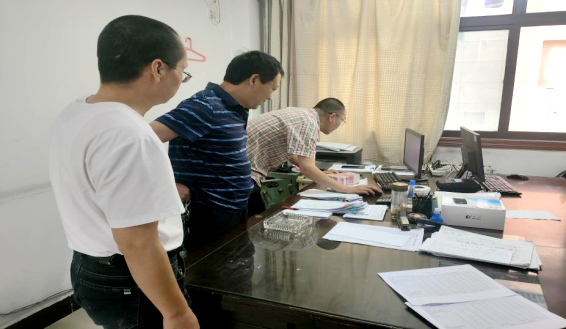 區(qū)研院對(duì)院部及各經(jīng)營(yíng)單位現(xiàn)金庫(kù)進(jìn)行突擊檢查